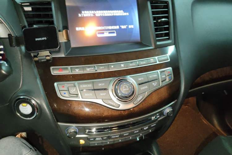 Used Infiniti QX60 2014 3.5L Four-Wheel Drive All-Terrain Version Audio And AC Panel