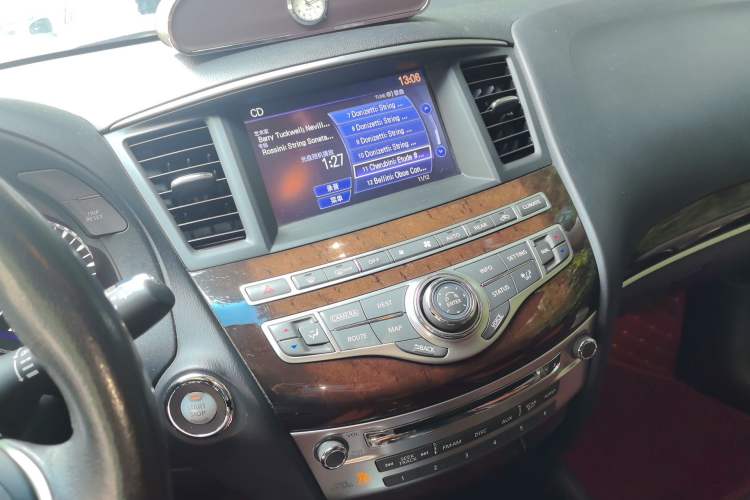 Used Infiniti QX60 2014 3.5L Two-Wheel Drive Excellence Edition Audio And AC Panel