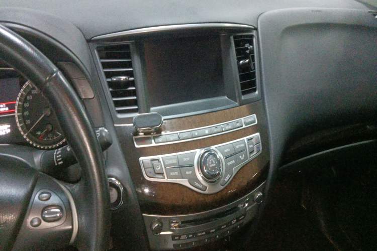 Used Infiniti QX60 2014 2.5 S/C Hybrid Two-Wheel Drive Excellence Edition Audio And AC Panel