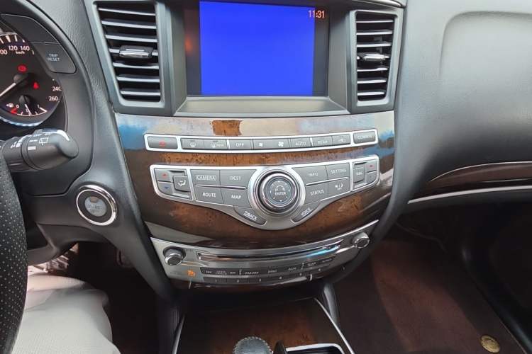 Used Infiniti QX60 2014 2.5 S/C Hybrid Two-Wheel Drive Excellence Edition Audio And AC Panel