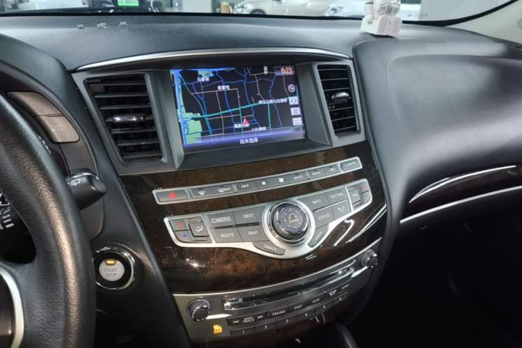 Used Infiniti QX60 2014 2.5 S/C Hybrid Two-Wheel Drive Excellence Edition Audio And AC Panel