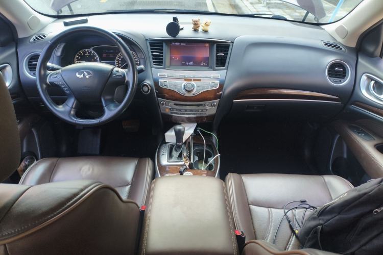 Used Infiniti QX60 2014 2.5 S/C Hybrid Two-Wheel Drive Excellence Edition Center Console