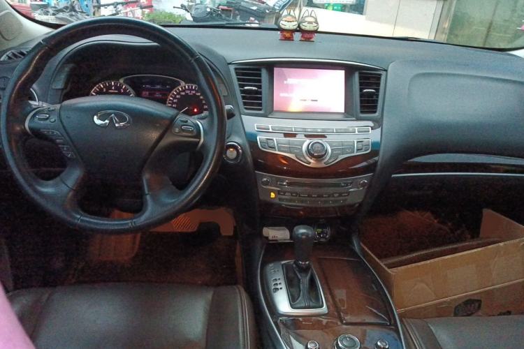 Used Infiniti QX60 2014 3.5L Two-Wheel Drive Excellence Edition Center Console