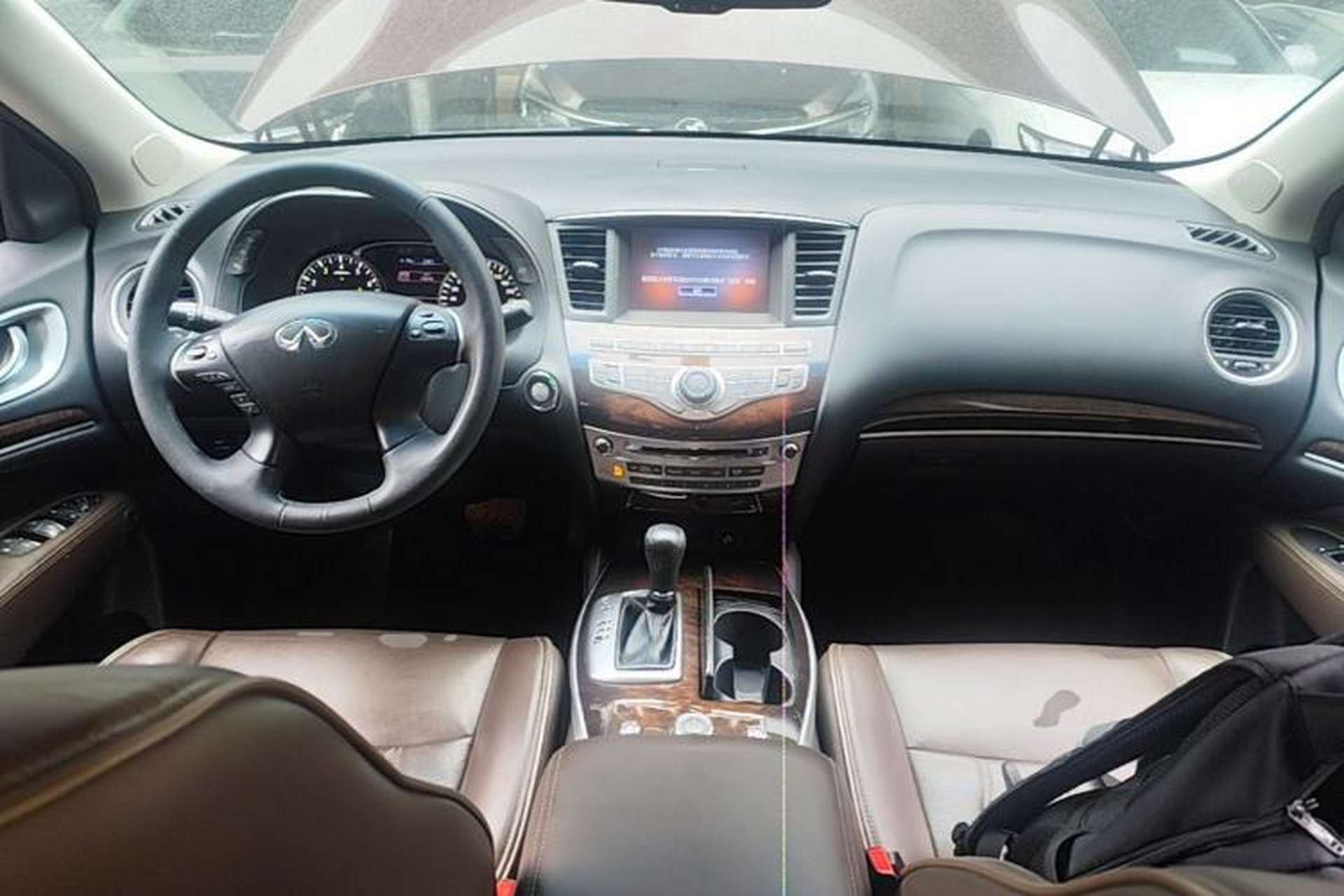 Used Infiniti QX60 2014 2.5 S/C Hybrid Two-Wheel Drive Excellence Edition Center Console