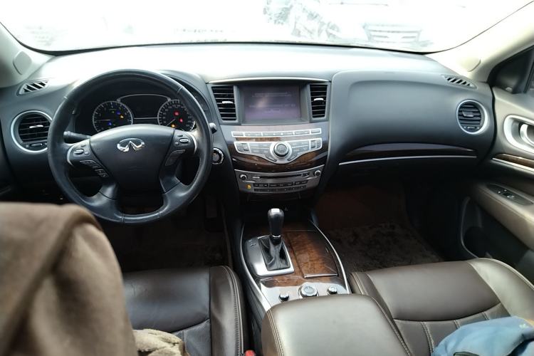 Used Infiniti QX60 2014 2.5 S/C Hybrid All-Wheel-Drive Versatile Edition Center Console