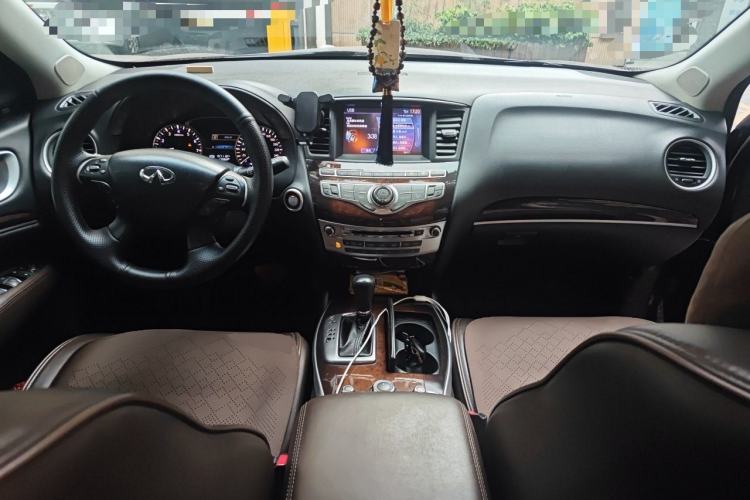 Used Infiniti QX60 2014 3.5L Four-Wheel Drive All-Terrain Version Center Console