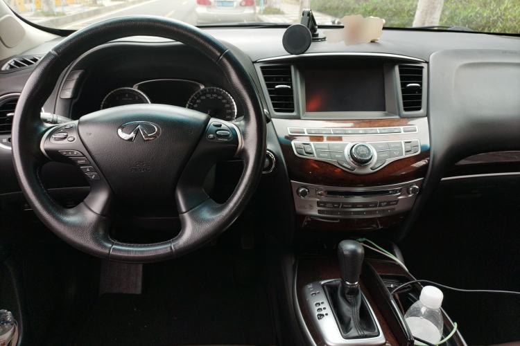 Used Infiniti QX60 2014 2.5 S/C Hybrid Two-Wheel Drive Excellence Edition Center Console