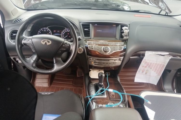 Used Infiniti QX60 2014 3.5L Four-Wheel Drive All-Terrain Version Center Console