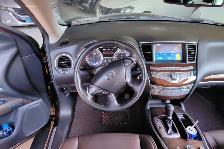 Used Infiniti QX60 2014 2.5 S/C Hybrid Two-Wheel Drive Excellence Edition Center Console