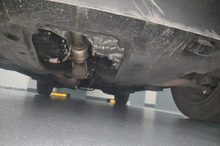 Used Infiniti QX60 2014 2.5 S/C Hybrid Two-Wheel Drive Excellence Edition Chassis Front