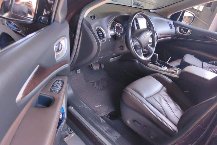 Used Infiniti QX60 2014 2.5 S/C Hybrid Two-Wheel Drive Excellence Edition Driver Seat