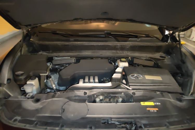 Used Infiniti QX60 2014 2.5 S/C Hybrid Two-Wheel Drive Excellence Edition Engine Bay