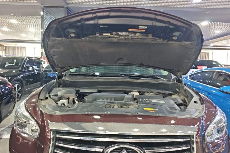 Used Infiniti QX60 2014 2.5 S/C Hybrid Two-Wheel Drive Excellence Edition Engine Bay