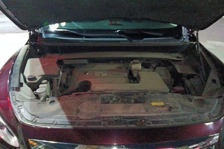 Used Infiniti QX60 2014 3.5L Two-Wheel Drive Excellence Edition Engine Bay
