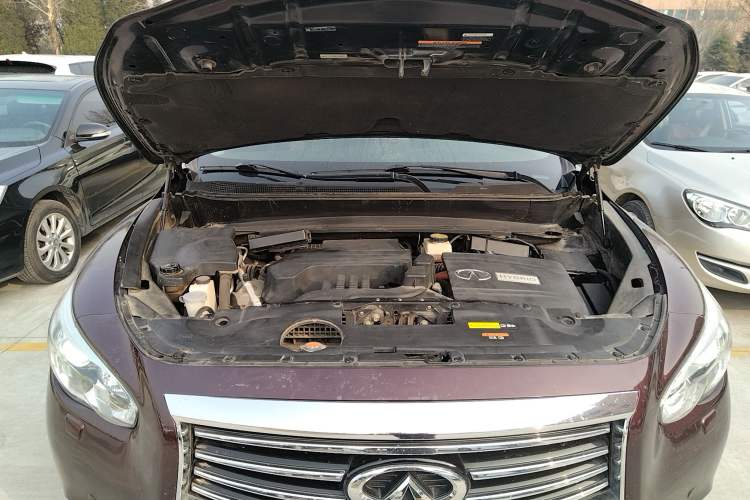 Used Infiniti QX60 2014 2.5 S/C Hybrid All-Wheel-Drive Versatile Edition Engine Bay