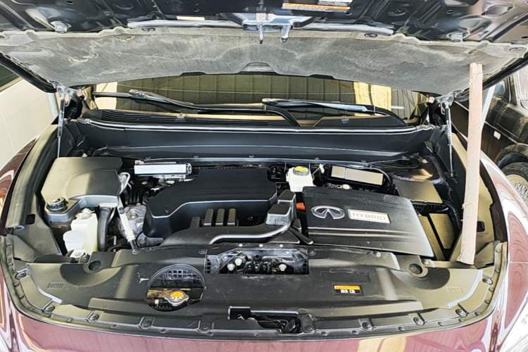 Used Infiniti QX60 2014 2.5 S/C Hybrid Two-Wheel Drive Excellence Edition Engine Bay