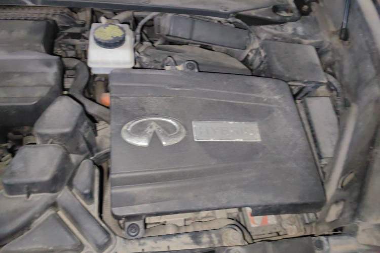 Used Infiniti QX60 2014 2.5 S/C Hybrid Two-Wheel Drive Excellence Edition Engine Bay Left