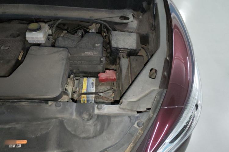 Used Infiniti QX60 2014 3.5L Two-Wheel Drive Excellence Edition Engine Bay Left
