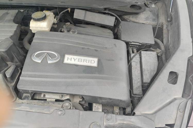 Used Infiniti QX60 2014 2.5 S/C Hybrid Two-Wheel Drive Excellence Edition Engine Bay Left