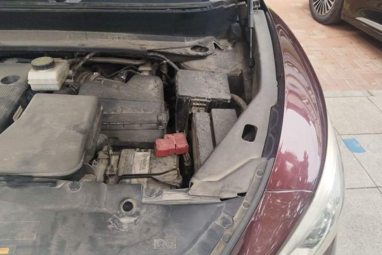 Used Infiniti QX60 2014 3.5L Four-Wheel Drive All-Terrain Version Engine Bay Left