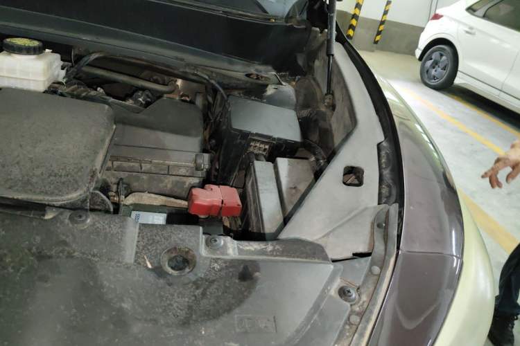 Used Infiniti QX60 2014 3.5L Four-Wheel Drive All-Terrain Version Engine Bay Left
