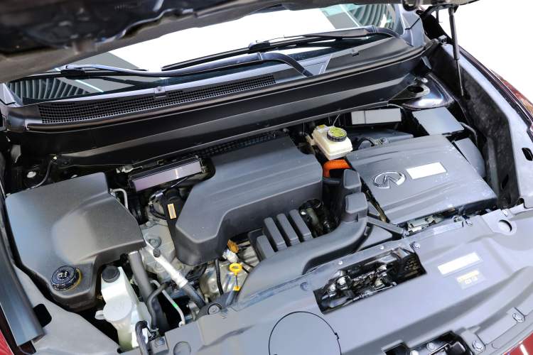 Used Infiniti QX60 2014 2.5 S/C Hybrid Two-Wheel Drive Excellence Edition Engine Bay