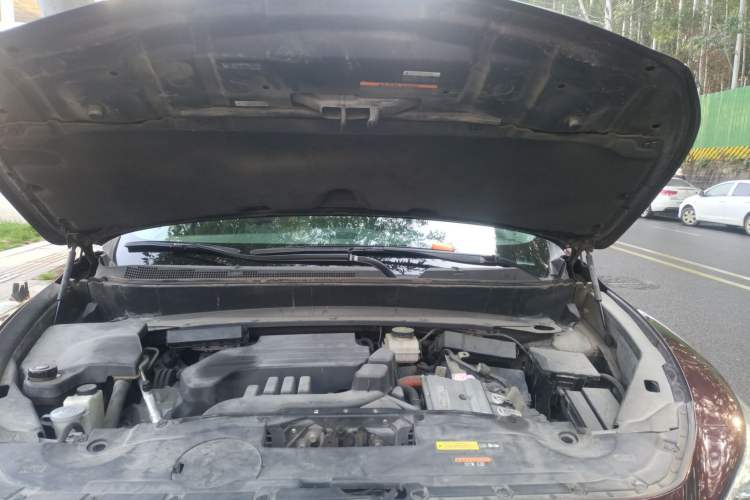 Used Infiniti QX60 2014 2.5 S/C Hybrid Two-Wheel Drive Excellence Edition Engine Bay