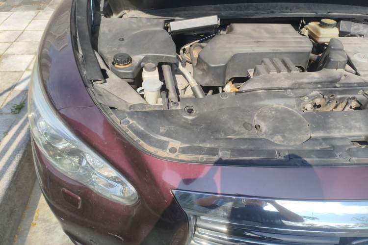Used Infiniti QX60 2014 2.5 S/C Hybrid Two-Wheel Drive Excellence Edition Engine Bay Right