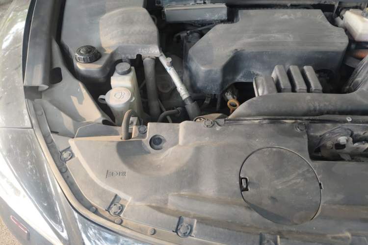 Used Infiniti QX60 2014 2.5 S/C Hybrid Two-Wheel Drive Excellence Edition Engine Bay Right
