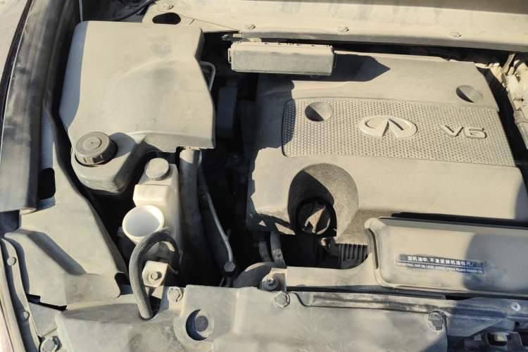 Used Infiniti QX60 2014 3.5L Four-Wheel Drive All-Terrain Version Engine Bay Right