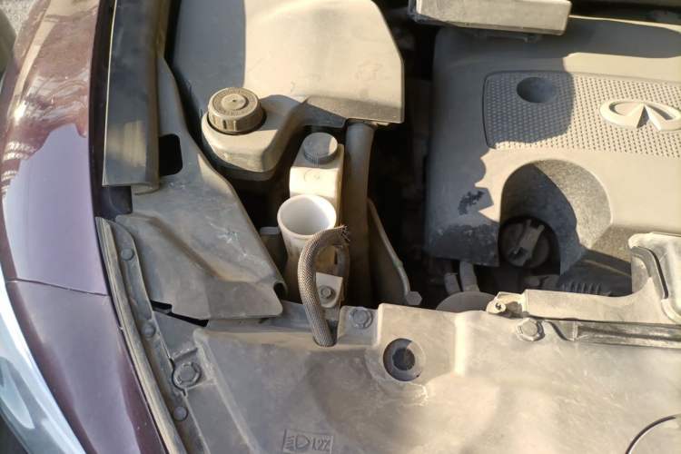 Used Infiniti QX60 2014 3.5L Four-Wheel Drive All-Terrain Version Engine Bay Right