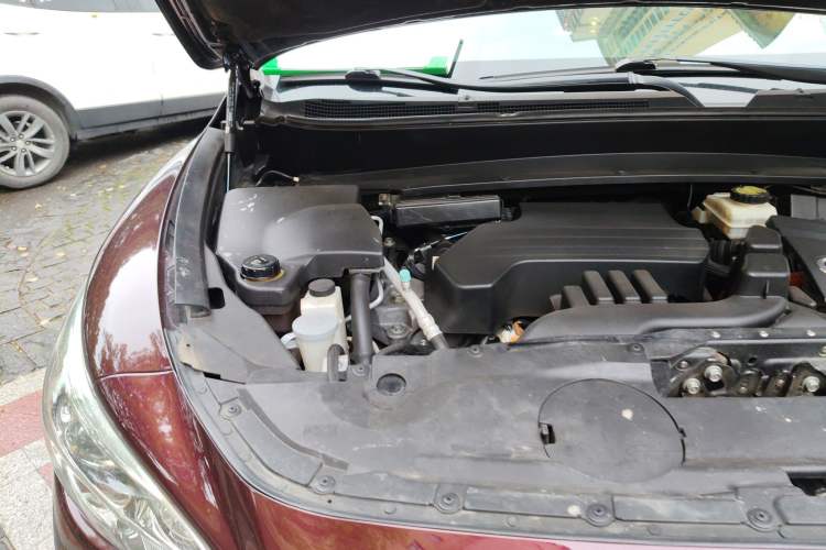 Used Infiniti QX60 2014 2.5 S/C Hybrid All-Wheel-Drive Versatile Edition Engine Bay Right