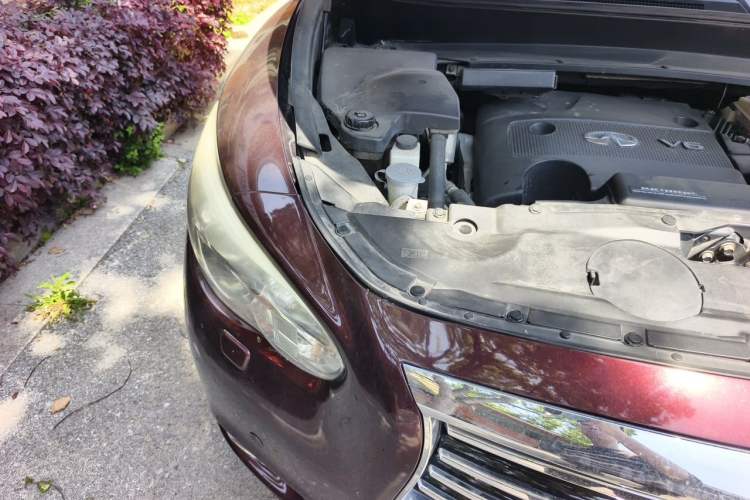 Used Infiniti QX60 2014 3.5L Four-Wheel Drive All-Terrain Version Engine Bay Right