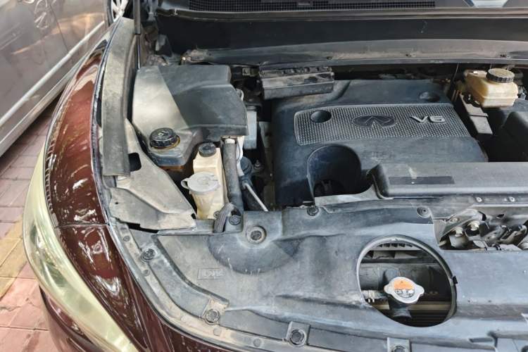 Used Infiniti QX60 2014 3.5L Two-Wheel Drive Excellence Edition Engine Bay Right