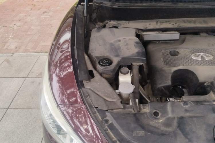 Used Infiniti QX60 2014 3.5L Four-Wheel Drive All-Terrain Version Engine Bay Right