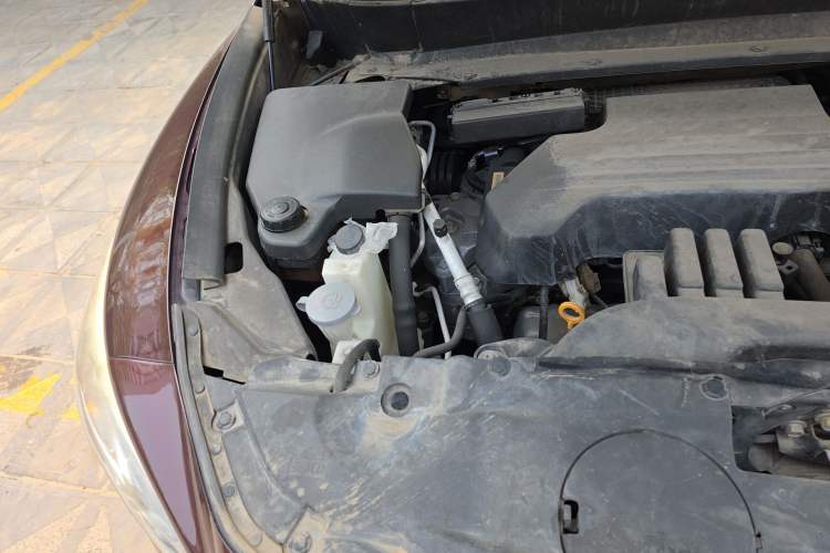 Used Infiniti QX60 2014 2.5 S/C Hybrid Two-Wheel Drive Excellence Edition Engine Bay Right