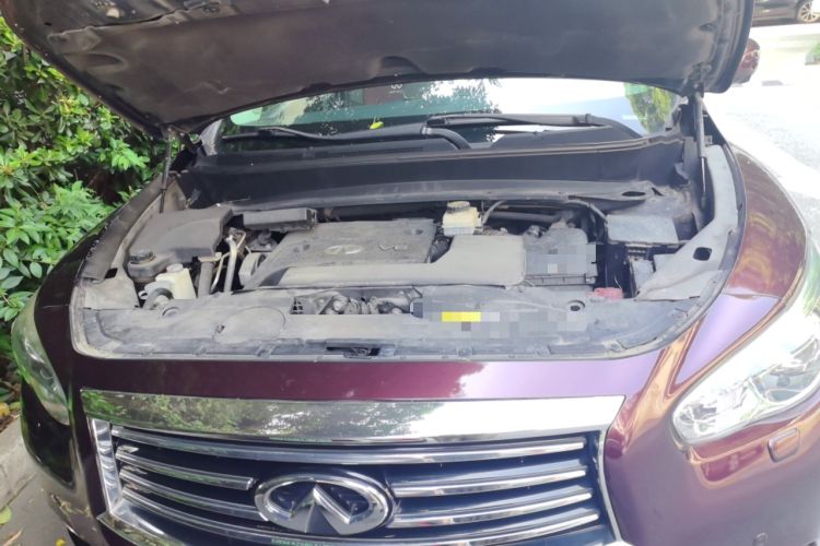 Used Infiniti QX60 2014 3.5L Two-Wheel Drive Excellence Edition Engine Bay
