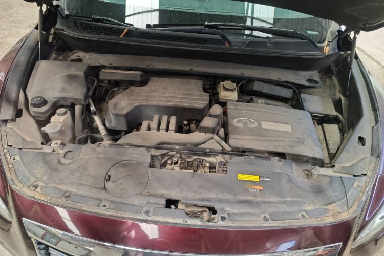 Used Infiniti QX60 2014 2.5 S/C Hybrid Two-Wheel Drive Excellence Edition Engine Bay