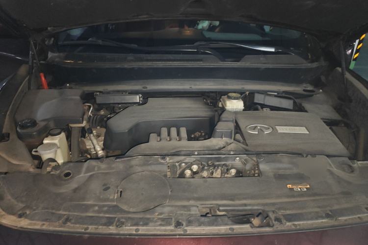 Used Infiniti QX60 2014 2.5 S/C Hybrid Two-Wheel Drive Excellence Edition Engine Bay