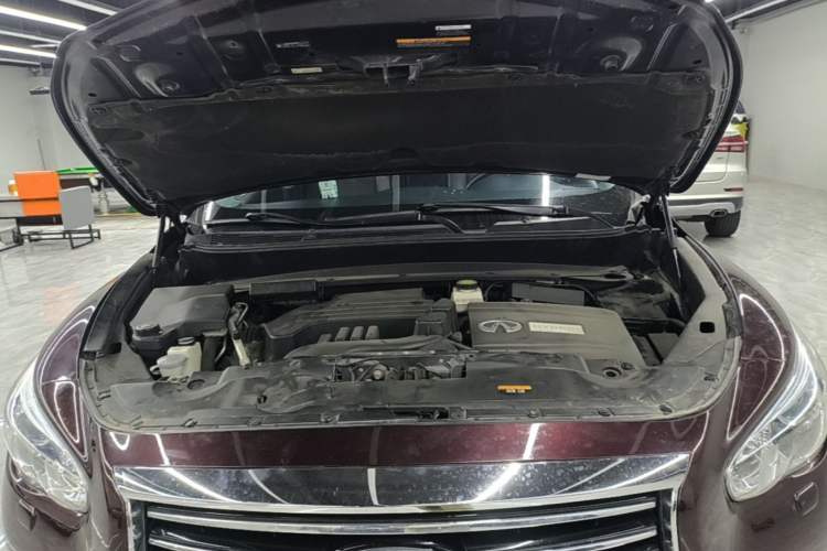 Used Infiniti QX60 2014 2.5 S/C Hybrid Two-Wheel Drive Excellence Edition Engine Bay