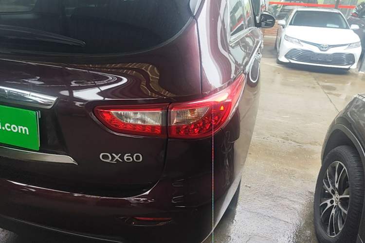 Used Infiniti QX60 2014 2.5 S/C Hybrid Two-Wheel Drive Excellence Edition Exterior 3