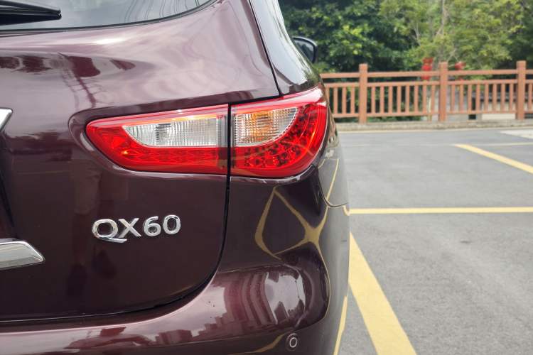 Used Infiniti QX60 2014 2.5 S/C Hybrid All-Wheel-Drive Versatile Edition Exterior 8