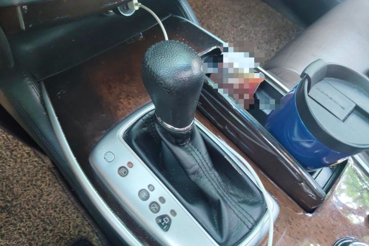 Used Infiniti QX60 2014 2.5 S/C Hybrid Two-Wheel Drive Excellence Edition Gear Lever