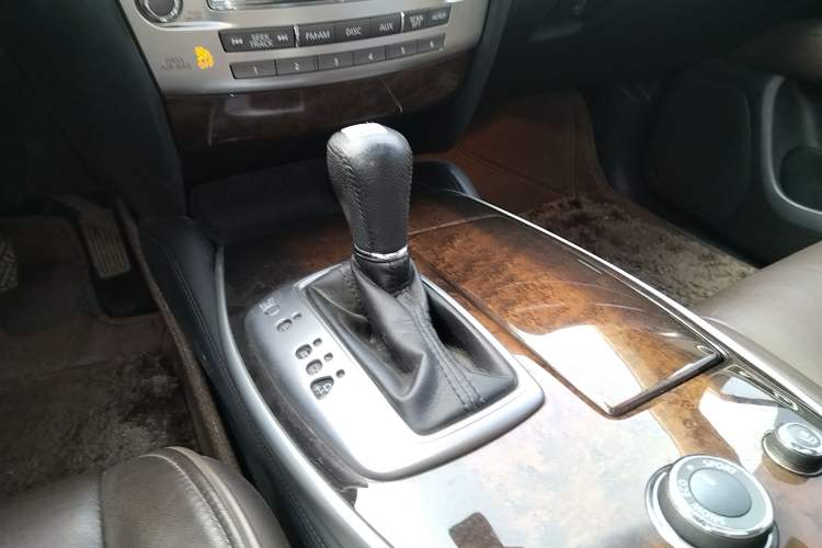 Used Infiniti QX60 2014 2.5 S/C Hybrid All-Wheel-Drive Versatile Edition Gear Lever