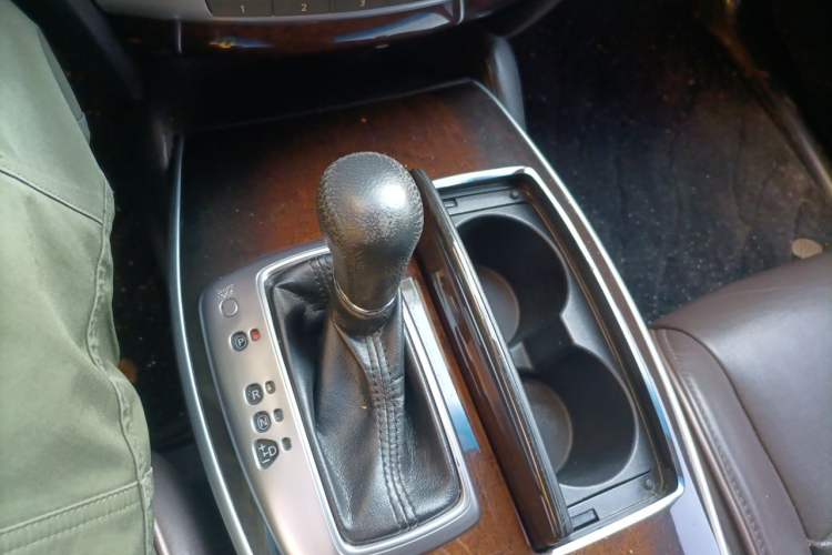 Used Infiniti QX60 2014 3.5L Four-Wheel Drive All-Terrain Version Gear Lever