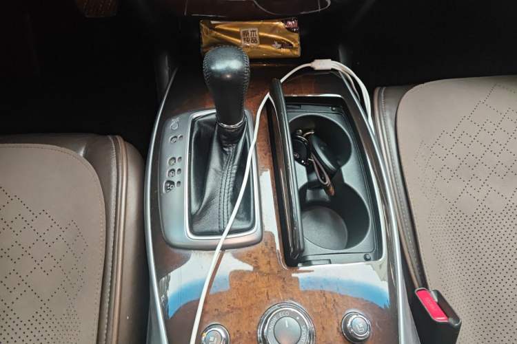 Used Infiniti QX60 2014 3.5L Four-Wheel Drive All-Terrain Version Gear Lever