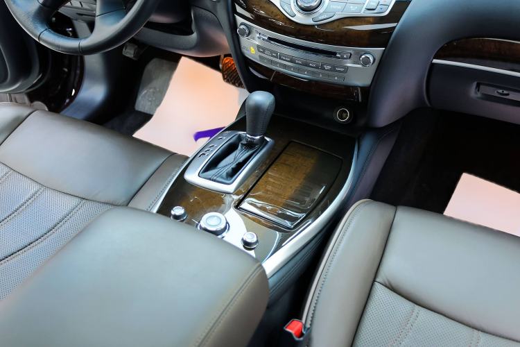 Used Infiniti QX60 2014 2.5 S/C Hybrid Two-Wheel Drive Excellence Edition Gear Lever