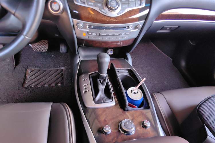Used Infiniti QX60 2014 2.5 S/C Hybrid Two-Wheel Drive Excellence Edition Gear Lever