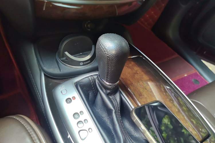 Used Infiniti QX60 2014 3.5L Two-Wheel Drive Excellence Edition Gear Lever