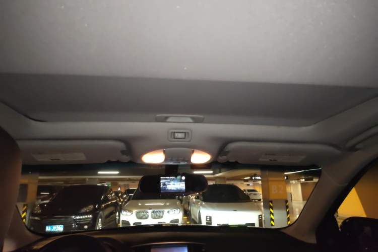 Used Infiniti QX60 2014 2.5 S/C Hybrid Two-Wheel Drive Excellence Edition Headliner